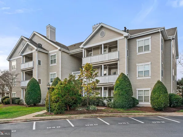 14305 Grape Holly Grv APT 13, Centreville, VA 20121