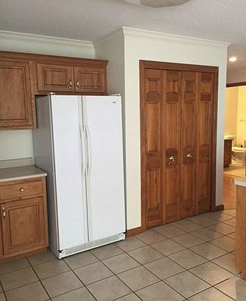3rd image of 1935 Waterford Ln