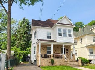 116 Poplar St, Roselle, NJ 07203