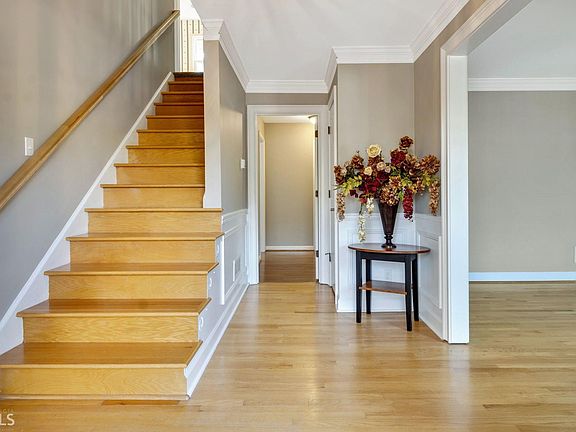 4th image of 3669 Wentworth Ln