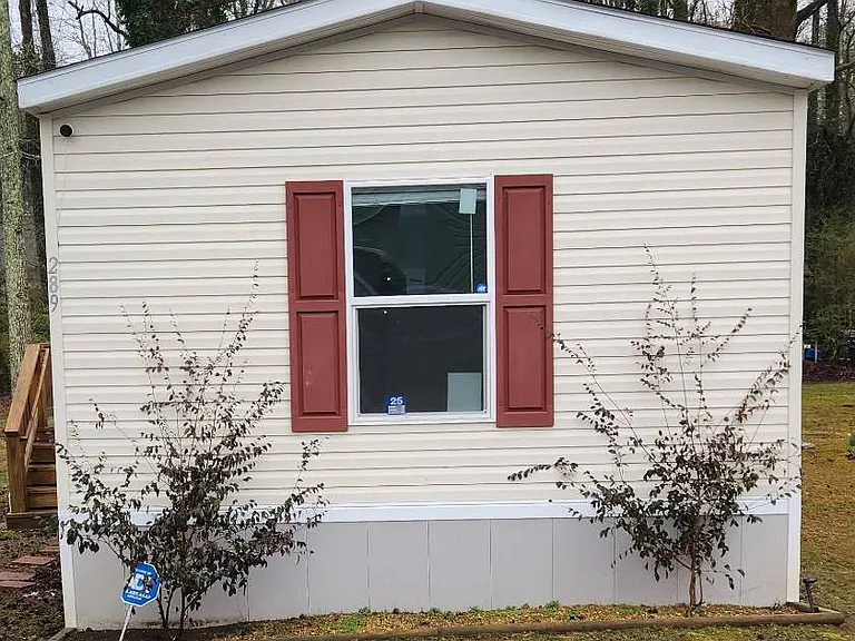 289 Bristol Dr — Photo 2