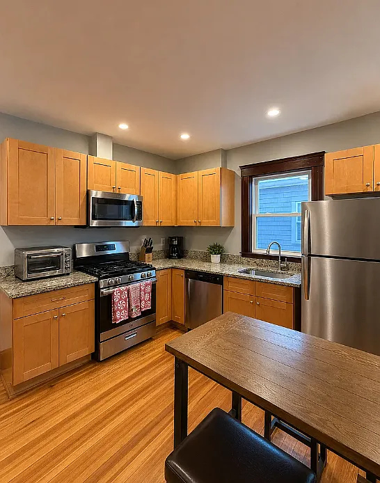 4 bed, $5,400 — Photo 1