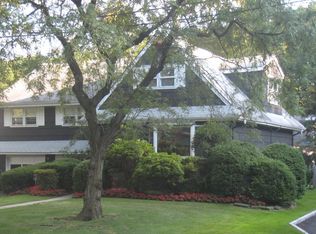 130 Golf Ct, Teaneck, NJ 07666
