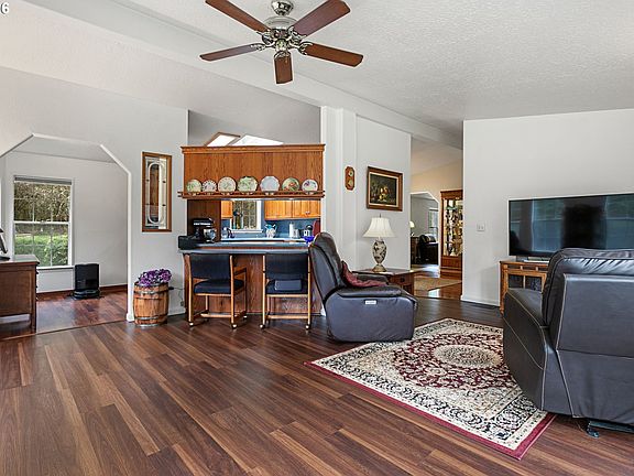 5th image of 23918 NE Muncton Dr