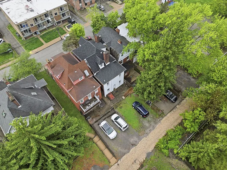 141 Oneida St — Photo 6