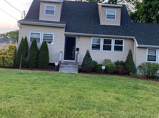 47 Hickory St, Central Islip, NY 11722