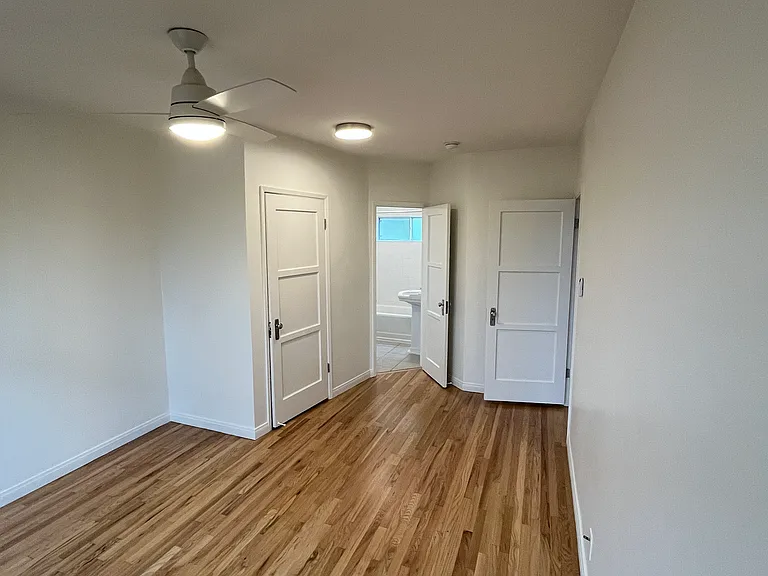 934 16th St #B — Photo 12