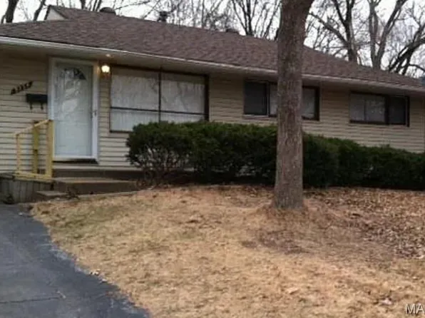 9754 Millburn Dr, Saint Louis, MO 63136