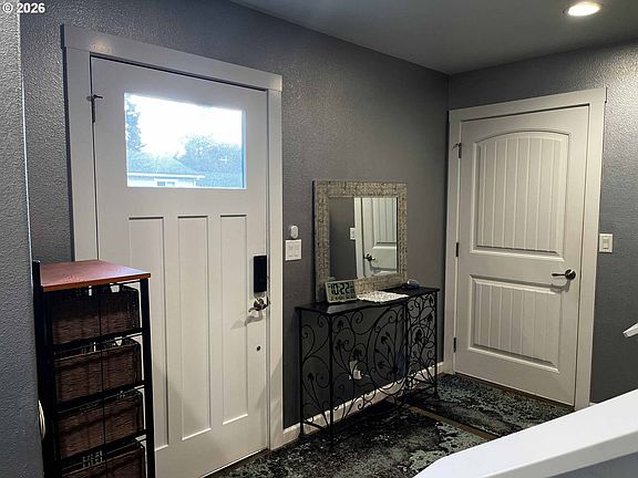 5th image of 4604 Falcon St