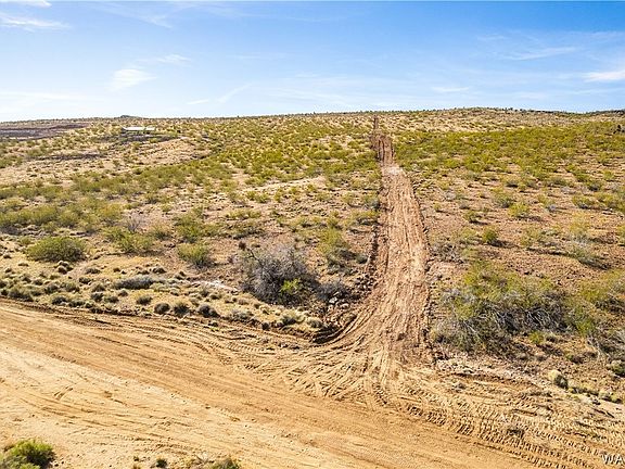 3rd image of 330-11-001A N Cottontail Trail