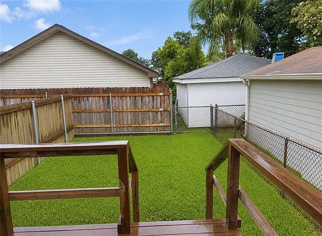 514 Chalmette St — Photo 12