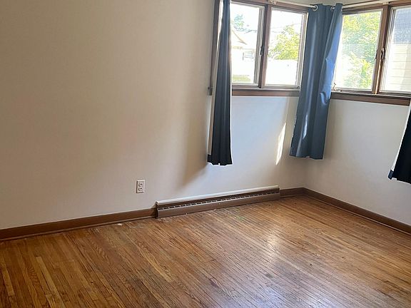 4th image of 92 Lasalle Ave #2