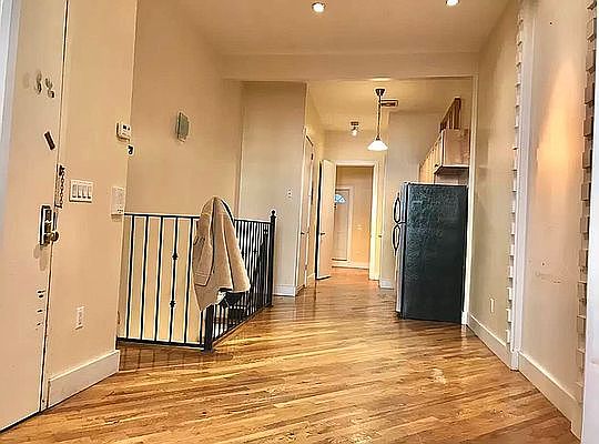 4th image of 48 Wilson Ave #1A