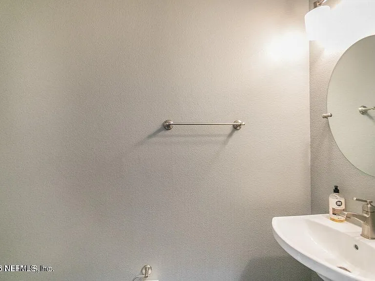 6217 Eclipse Cir — Photo 22