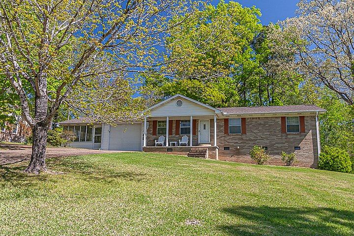 1st image of 265 Hillhurst Dr
