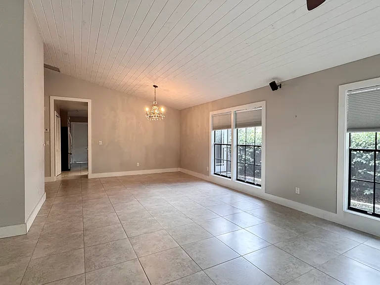 241 Hummingbird Ln — Photo 6