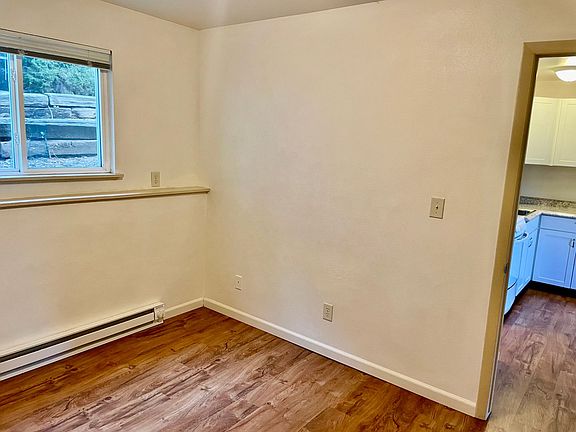 5th image of 715 Parker St APT 1F