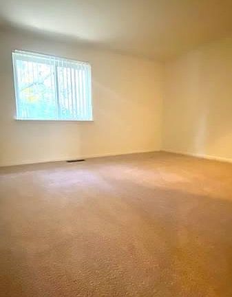 5th image of 2440 Twin Lakes Dr