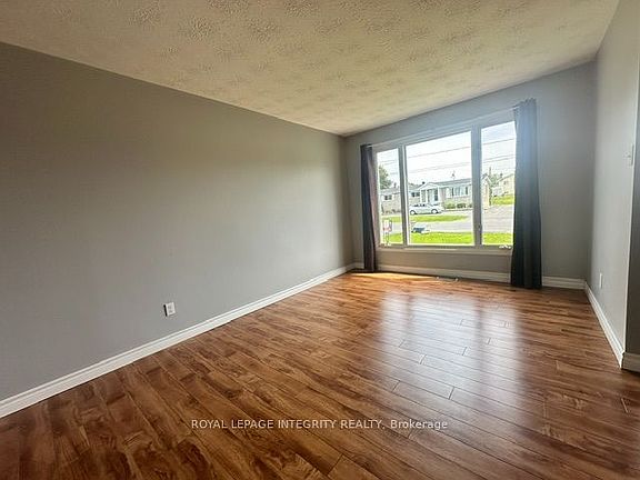 5th image of 3150 Poirier Ave