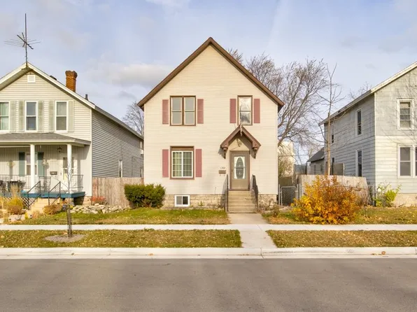 1362 Merryman St, Marinette, WI 54143