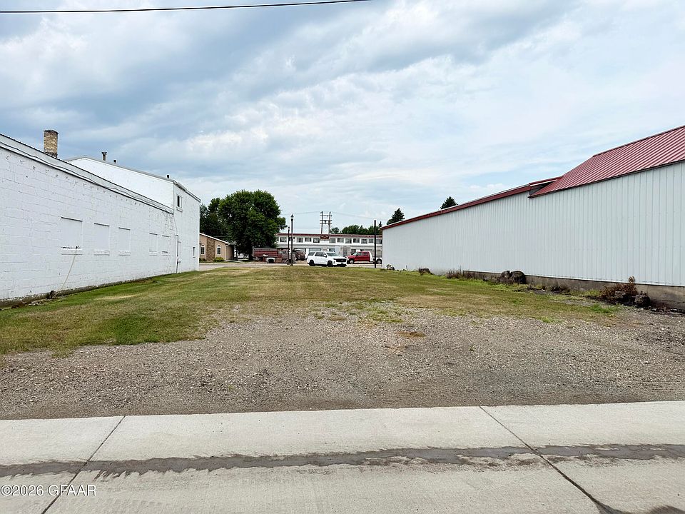 2nd image of Xx 3rd St