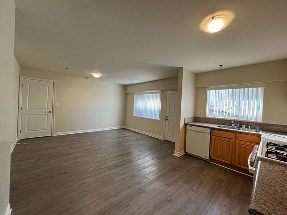 3rd image of 6929 Radford Ave