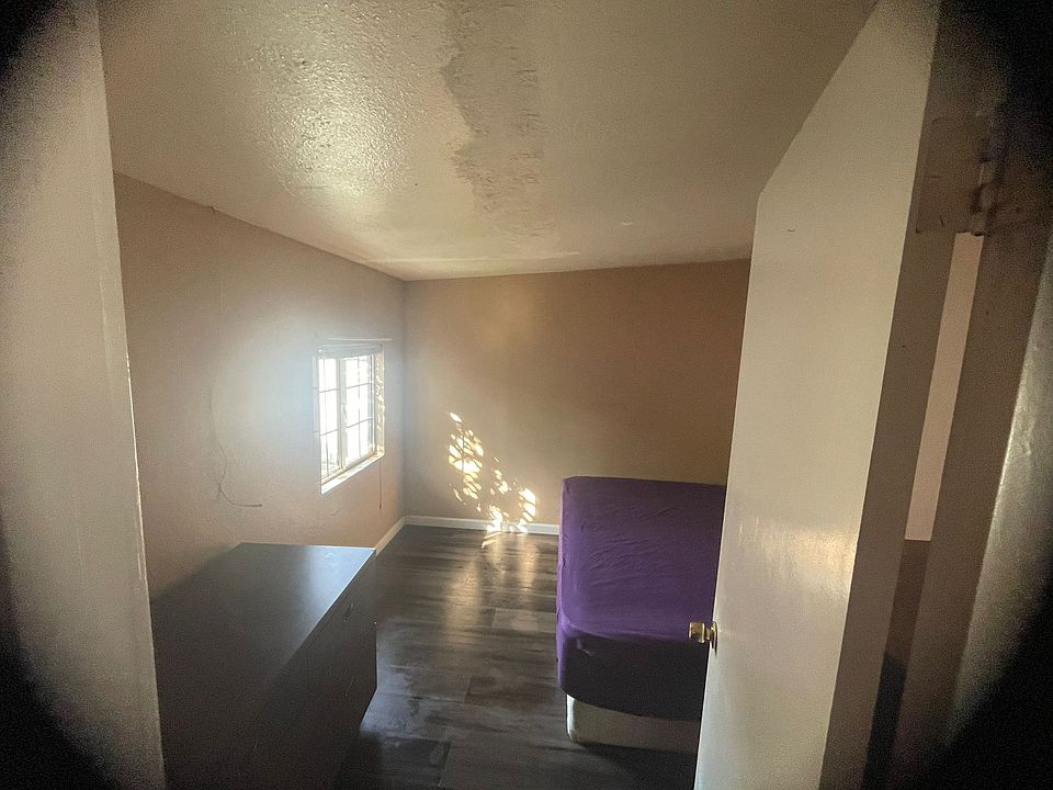 2nd image of 1088 Benson Ave