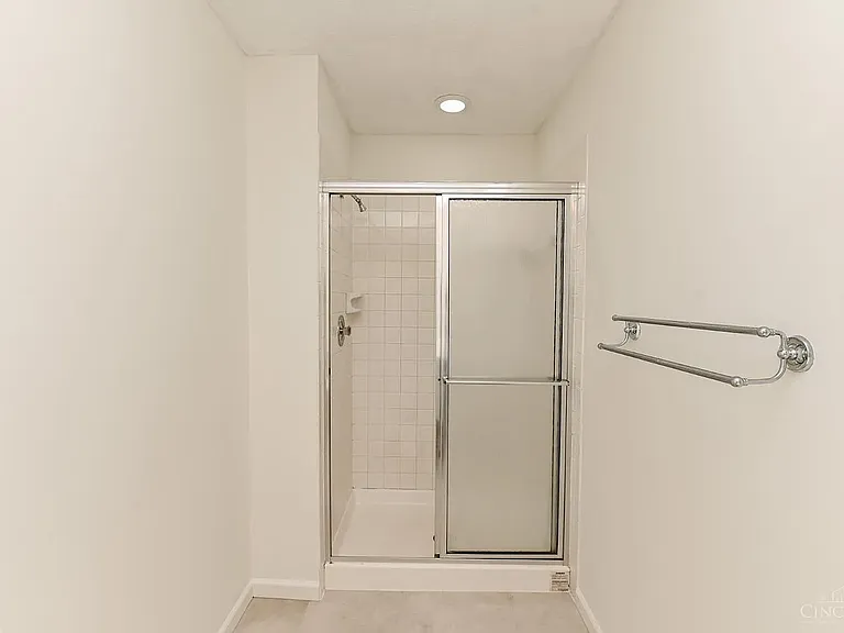 11528 Symmes Gate Ln — Photo 13