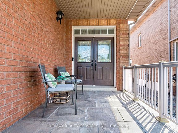 5th image of 151 Fairhill Ave