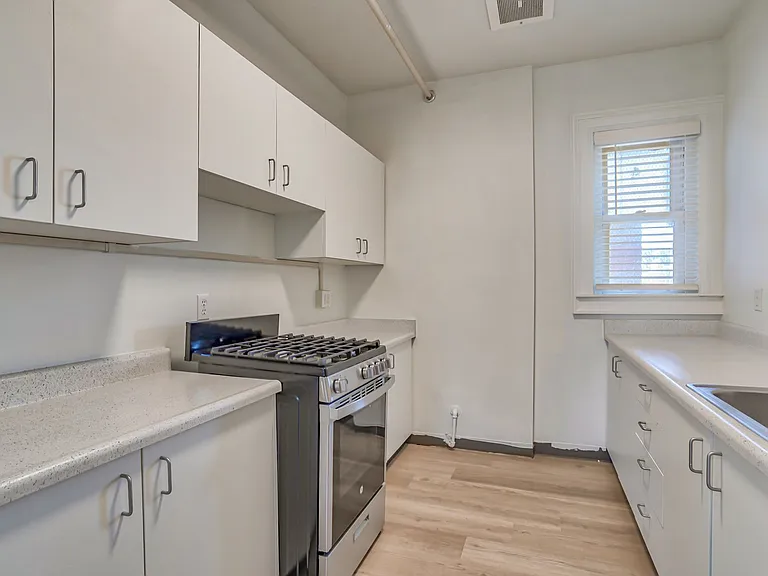 Cambrian Apartments — Photo 7