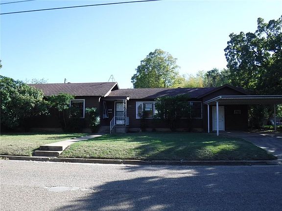 2nd image of 2504 Oak Dr