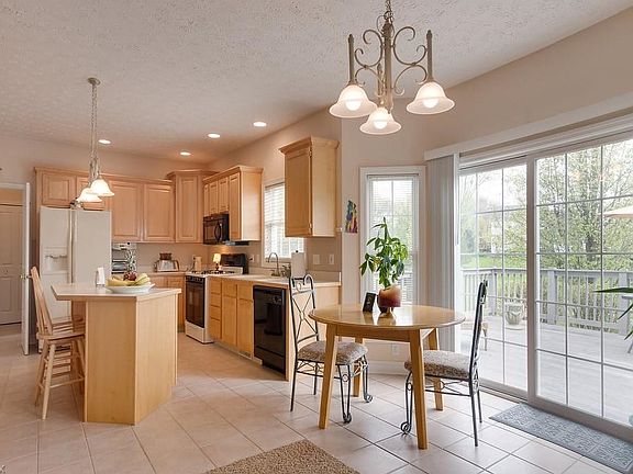4th image of 3008 Arielle Ct