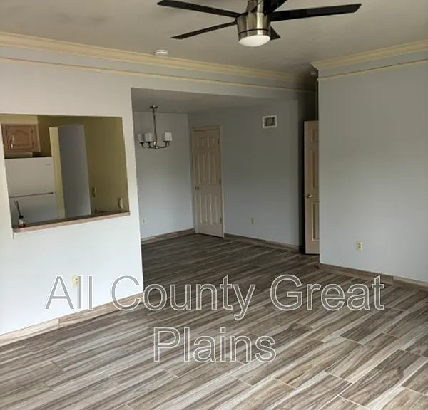 5206 Foster St #201 — Photo 1