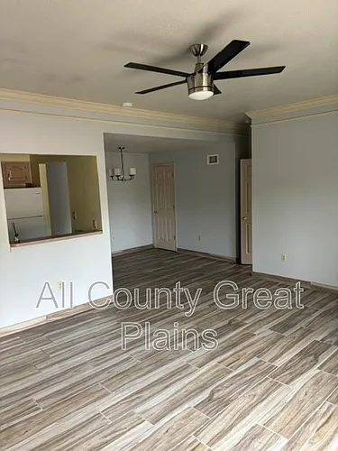 5206 Foster St #201 Photo 1