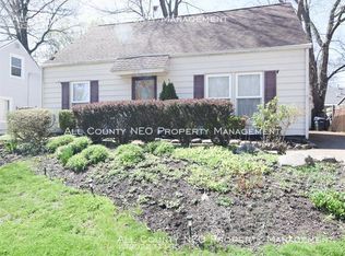 1988 Victoria St, Cuyahoga Falls, OH 44221