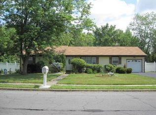 527 Taylor Pl, North Brunswick, NJ 08902