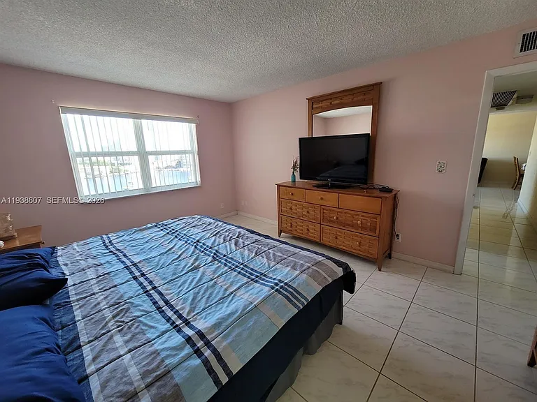 401 Golden Isles Dr #1114 — Photo 12
