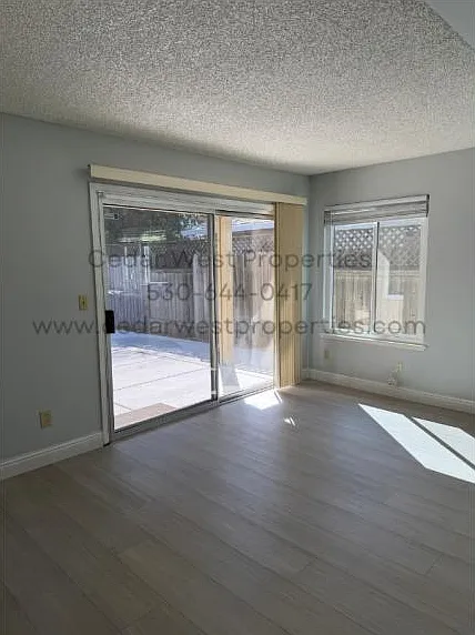 4420 Oxwood Dr — Photo 4