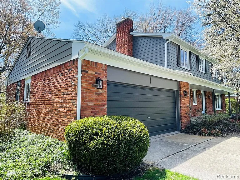 600 Sedgefield Dr — Photo 2