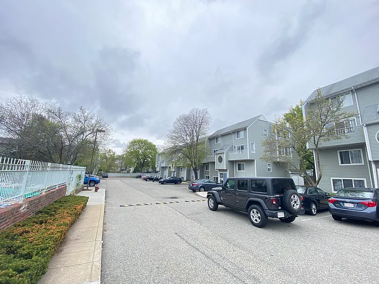138 N Beacon St — Photo 12