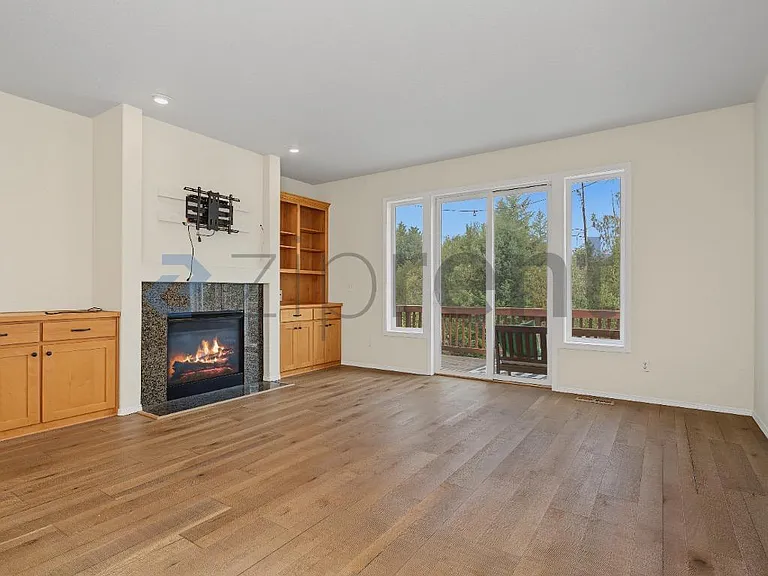 18052 SW Loxley Dr — Photo 20