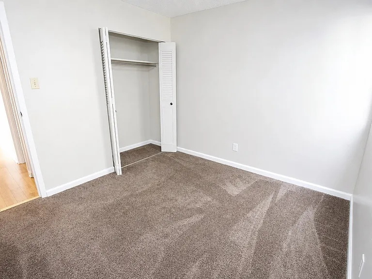 507 Edmond St — Photo 6
