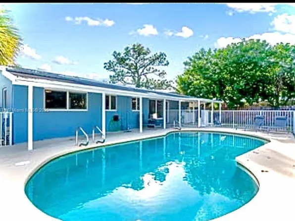 2233 SE 13th St, Pompano Beach, FL 33062