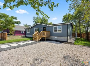 404 E Pecan St, Taylor, TX 76574