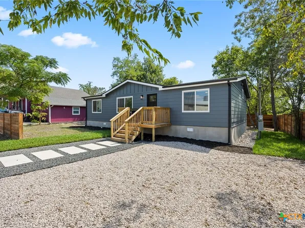 404 E Pecan St, Taylor, TX 76574