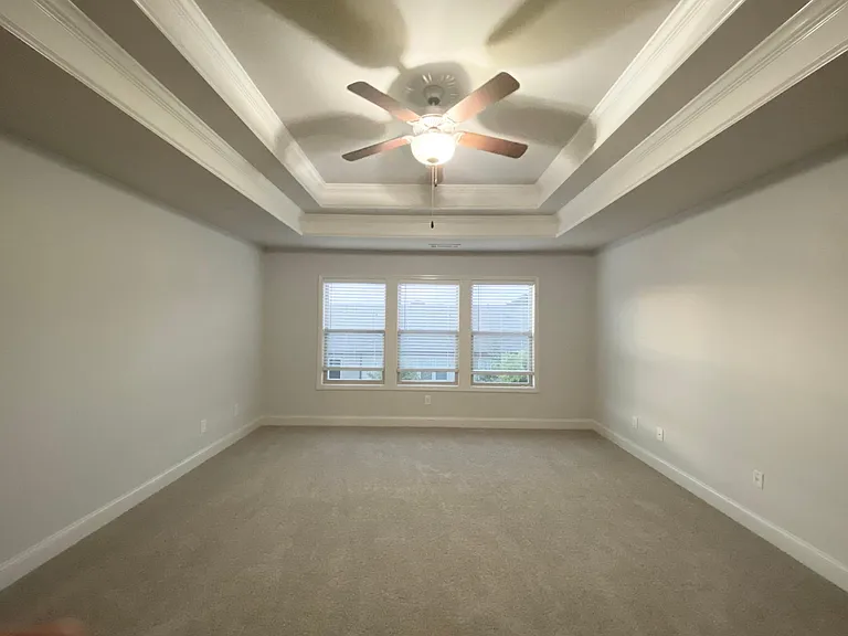390 Holdings Dr — Photo 9
