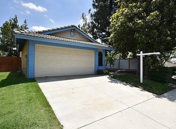 2nd image of 2521 Pinecone Way