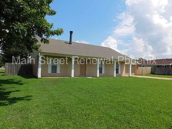 2nd image of 3552 Rosswood Dr