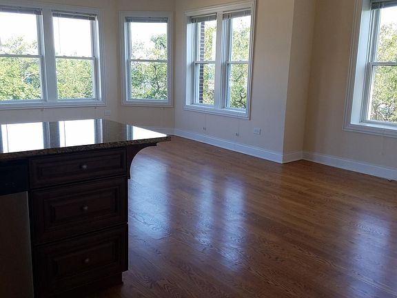5th image of 7600 N Eastlake Ter APT 1