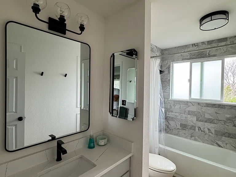 1083 E Fremont Cir N — Photo 23